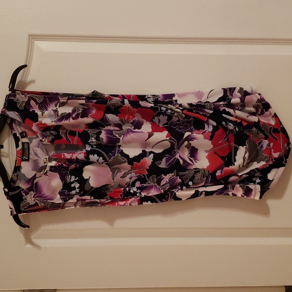 Medium sleeveless New York and Company top